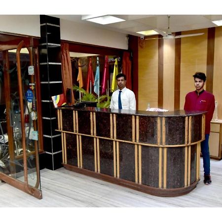 Hotel Dwarka, Nagpur Esterno foto