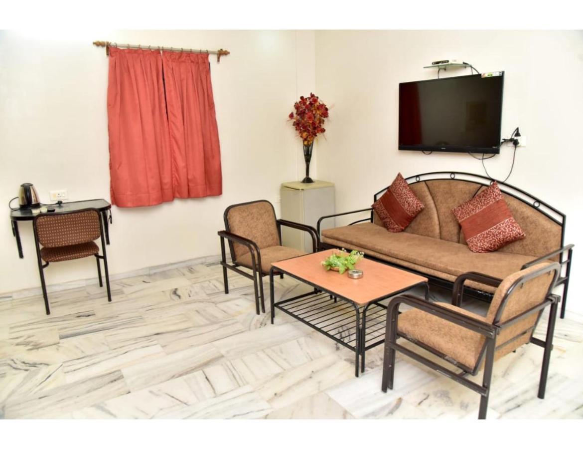 Hotel Dwarka, Nagpur Esterno foto