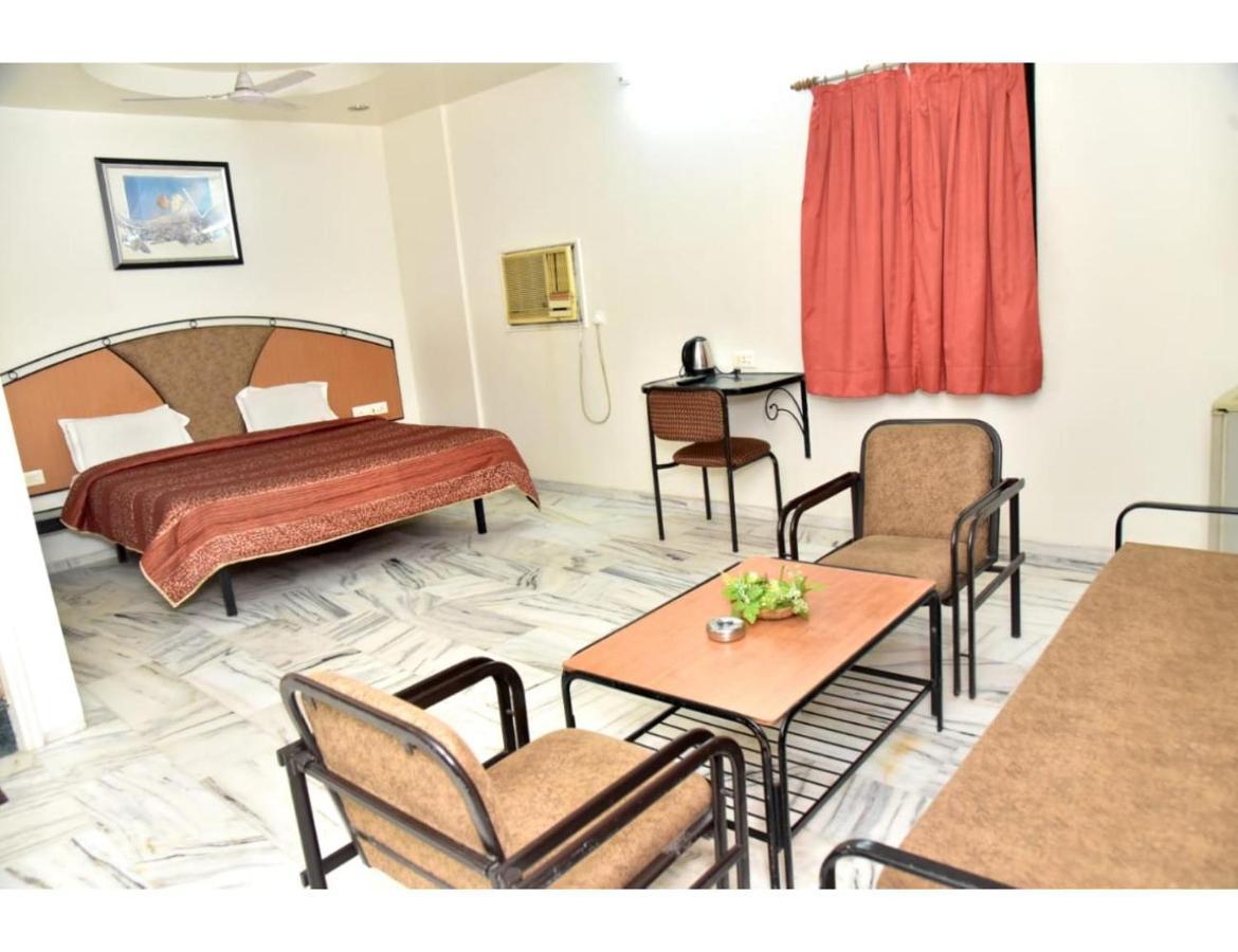 Hotel Dwarka, Nagpur Esterno foto